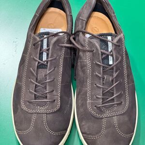 Ecco Men's Brown Suede Sneakers with White Stitching